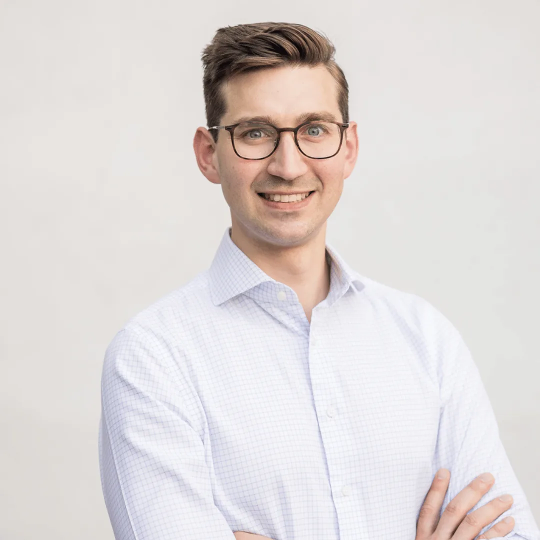 Portretfoto van dr. Anton Borgers, orthopedisch chirurg bij Orthopedie Turnhout